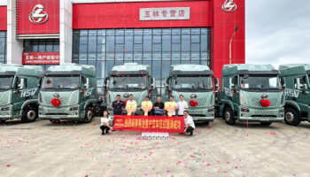 玉柴物流集團(tuán)玉柴機(jī)電玉林公司順利交付一批乘龍H5V-500馬力氣體車